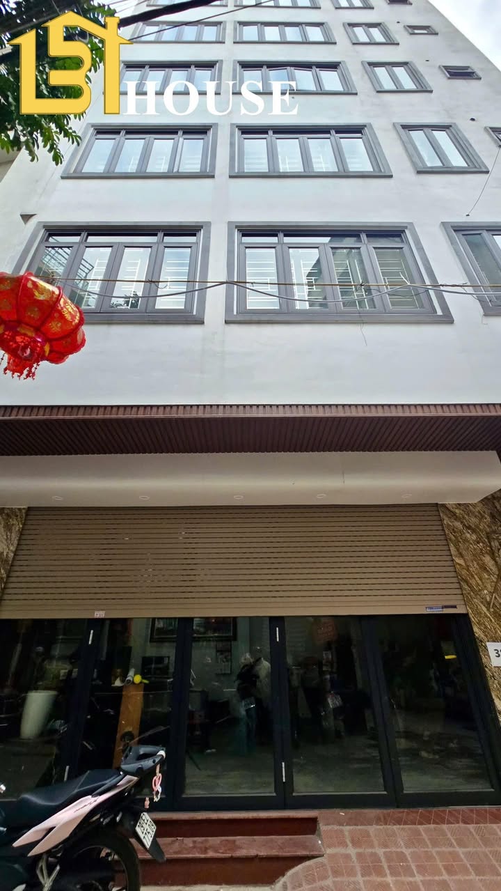 Cho thuê văn phòng 33 Đốc Ngữ 50m² - Mặt tiền rộng, thuận tiện giao thông!