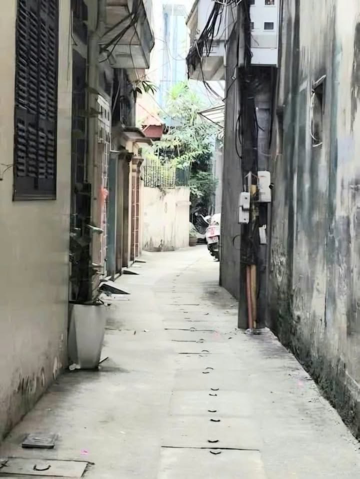 Nhà 3 tầng tại Ngõ 211 Khương Trung, 28m² - Sổ đỏ chính chủ, giao dịch ngay!