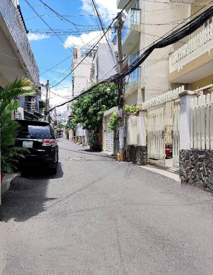 Nhà phố Gò Vấp 90m² giá 12 tỷ - Khu VIP an ninh, gần City Land!