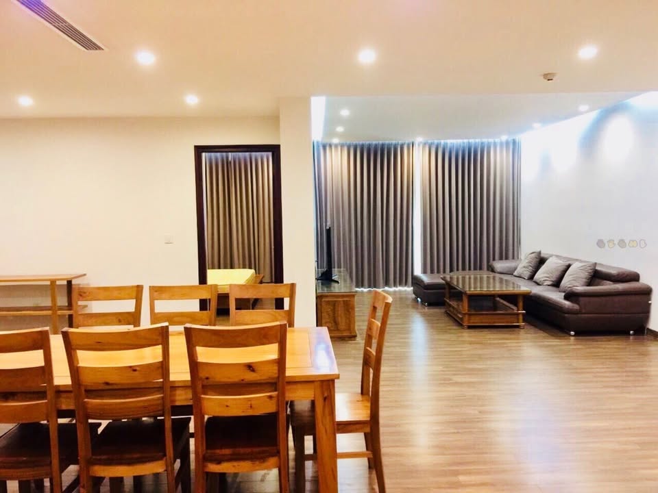 Căn hộ Mandarin Garden Cầu Giấy 172m² giá 21.5 tỷ - Thiết kế hiện đại, view hồ tuyệt đẹp!