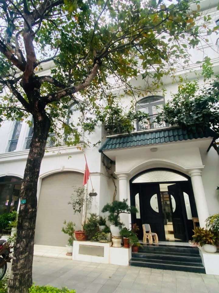 Townhouse Vinhomes Imperia Hải Phòng 96m² giá 16.5 tỷ - Hướng Tây Nam, sẵn sàng vào ở!