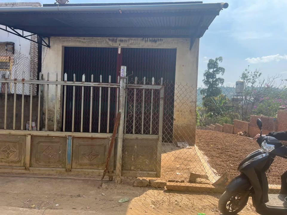 Nhà cấp 4 xã Đinh Trang Hòa, Di Linh 100m² giá 1.8 tỷ - Gần tiện ích đầy đủ!