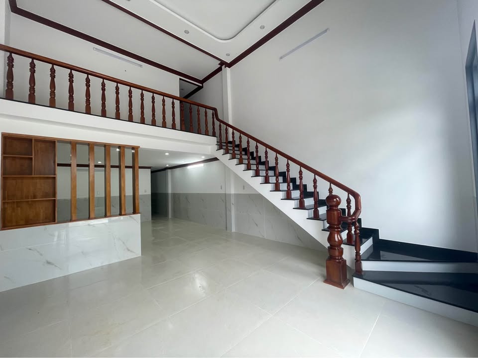 Nhà riêng Trần Nguyên Hãn, Bảo Lộc 80m² giá 2.65 tỷ - Hướng Đông, sẵn sàng vào ở!