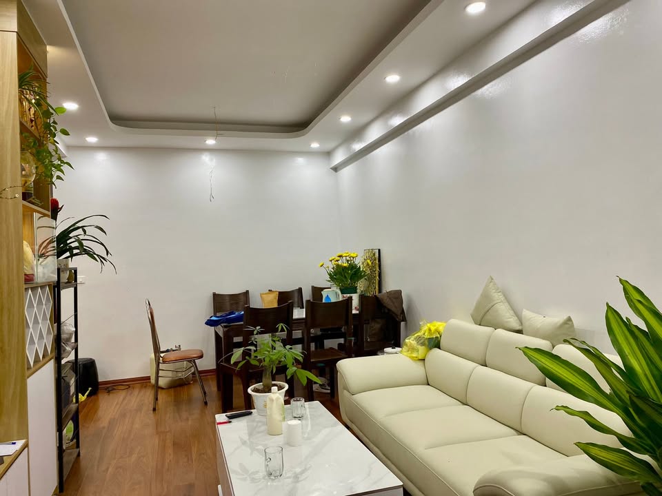 Chung cư Sài Đồng Long Biên 80m² giá 4.85 tỷ - Sổ đỏ chính chủ, nội thất đầy đủ!