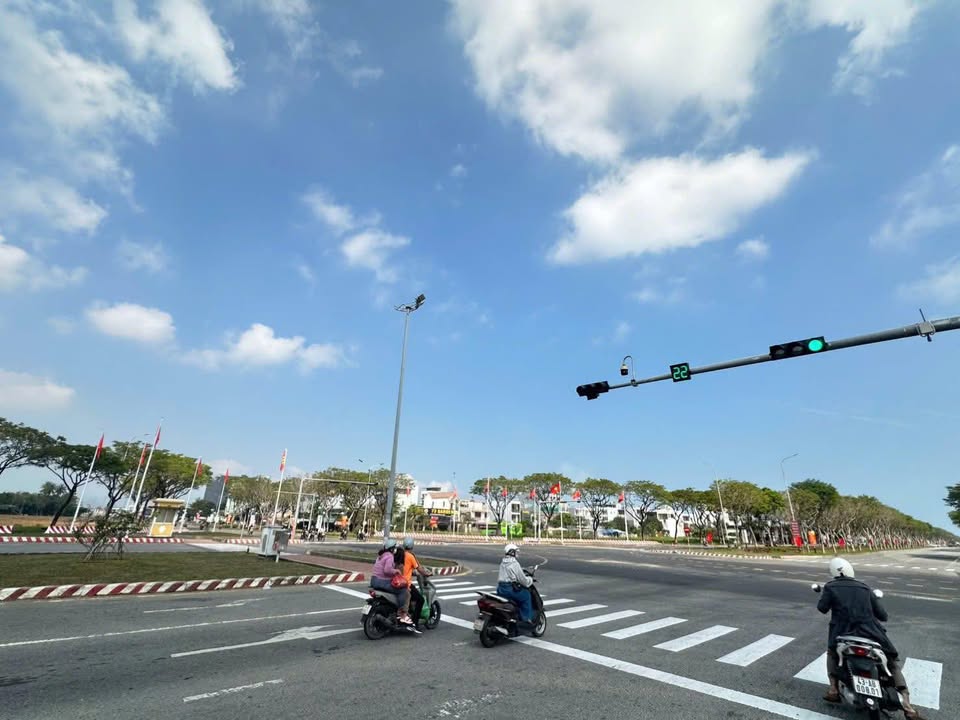 Bán gấp FrontHouse 216m² mặt tiền Hoà Minh 26 - Đà Nẵng, giá thương lượng