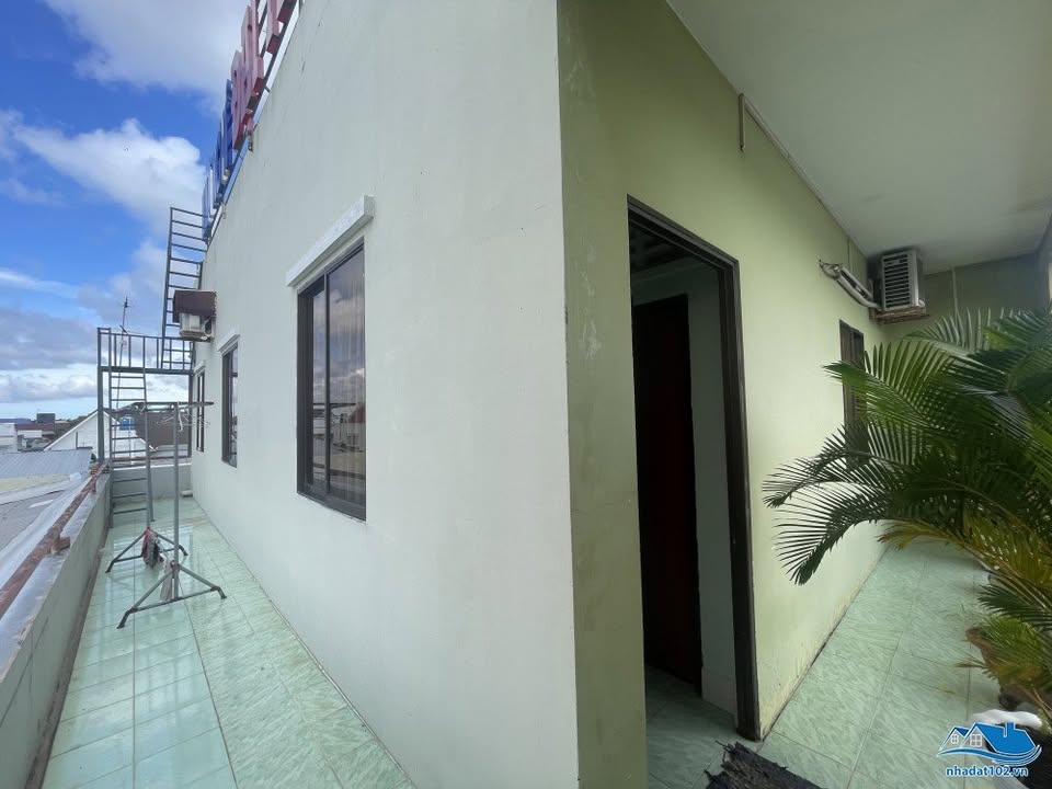 Bán nhà nghỉ 2 lầu tại đường Cách Mạng Tháng Tám, Rạch Giá 163m² - Do chủ lớn tuổi cần sang nhượng!