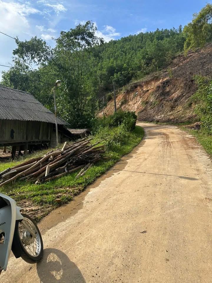 Đất nền Yên Thủy Hòa Bình 1000m² giá chỉ 400 triệu - Hướng đầu tư sinh lời tốt!