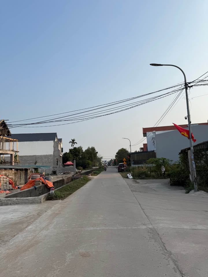 Đất nền Khu vực Mương Hồng Kỳ, Móng Cái 114m² giá chỉ 1 tỷ - Đầu tư ngay!