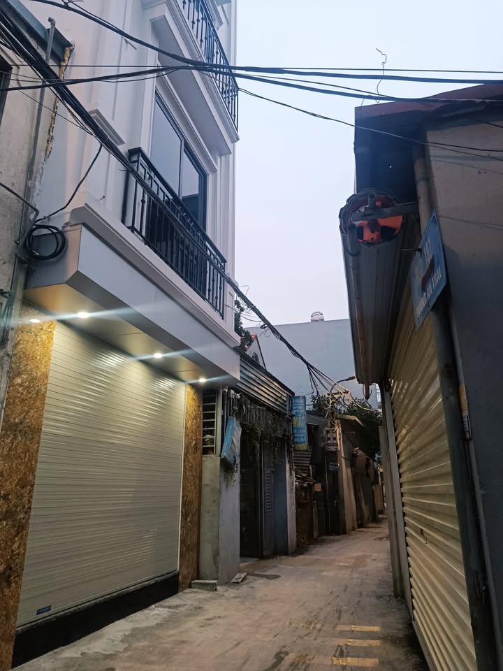 Nhà phố Trịnh Văn Bô 37m² giá 6.3 tỷ - Sân để xe, thiết kế độc lập!