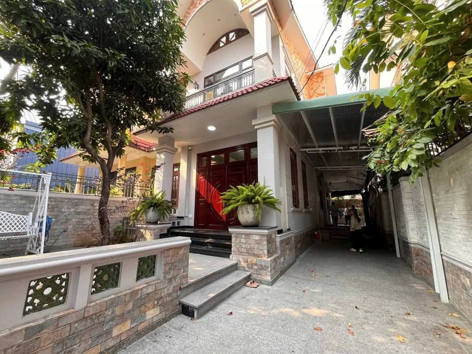 Nhà mặt tiền Ngô Quang Huy, Thảo Điền 202m², giá chỉ 4500 USD - Thích hợp làm văn phòng, quán cà phê!