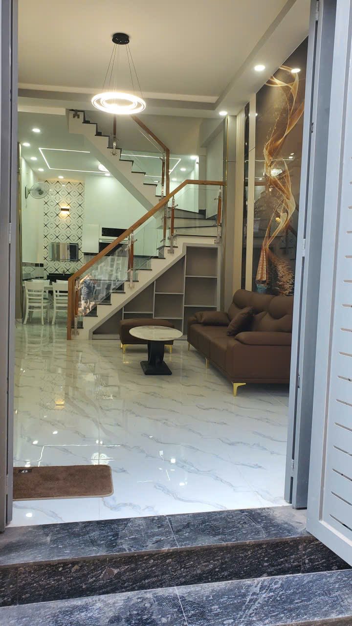 Nhà Nguyễn Văn Quá, Quận 12, 60m² giá 4.39 tỷ - Hẻm xe hơi, chính chủ bán gấp!