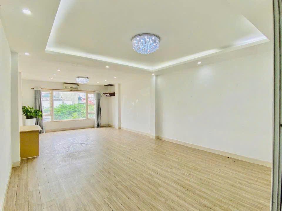 Văn phòng cho thuê 35m² Trần Vỹ, Cầu Giấy - Full nội thất, giá tốt!