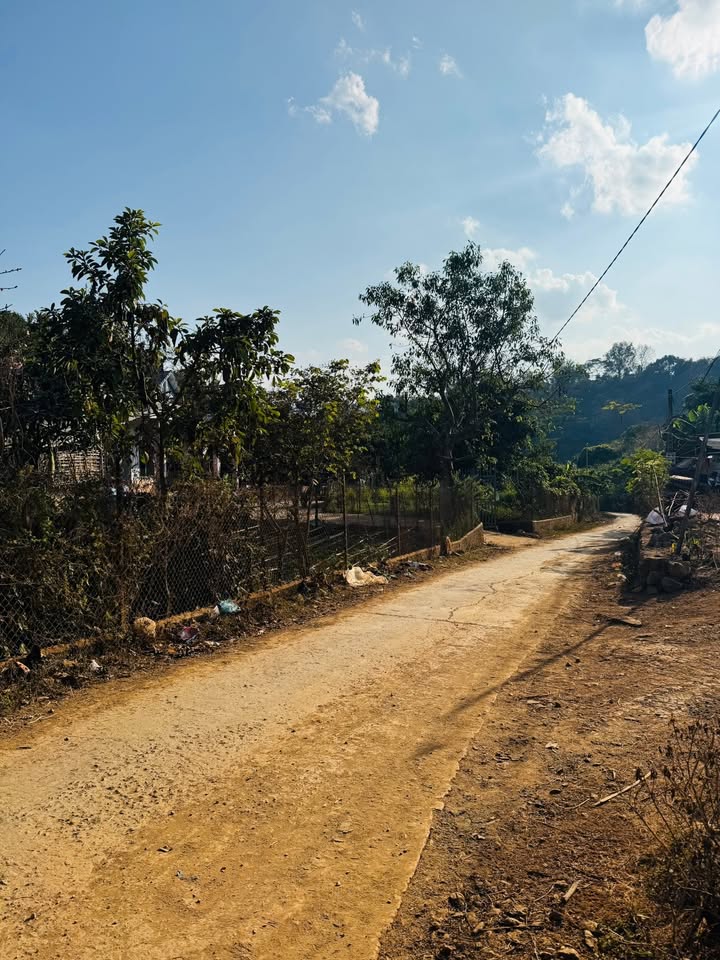 Đất thổ cư tại tổ 9 Chiềng Sinh, 1300m², giá tốt nhanh chóng!