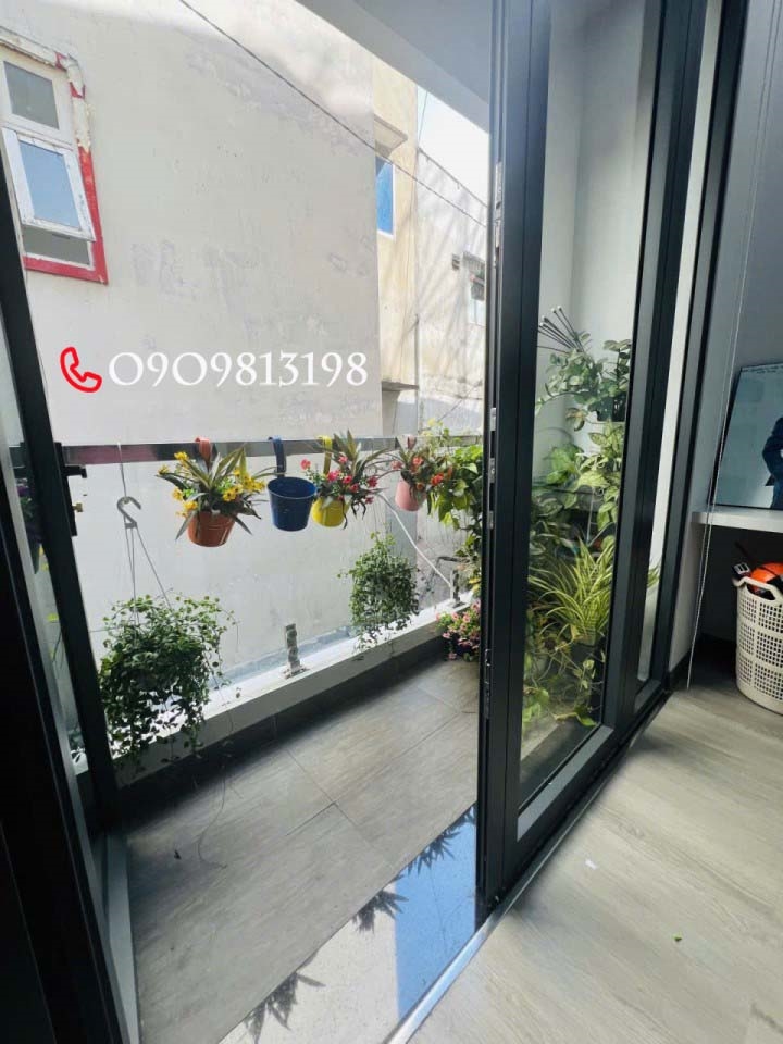 Nhà đẹp Quận 1, 48m² giá 11.5 tỷ - Sang tên ngay, tặng nội thất cao cấp!