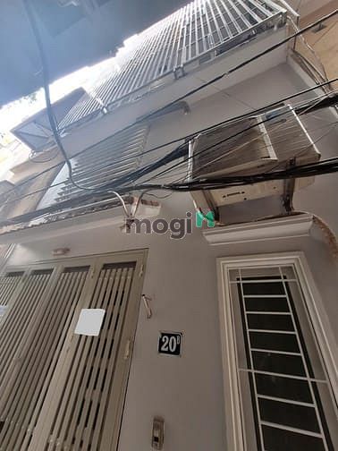 Nhà cho thuê ngõ 470 Đường Láng 48m² giá 11 triệu - An ninh tốt, đầy đủ tiện nghi!