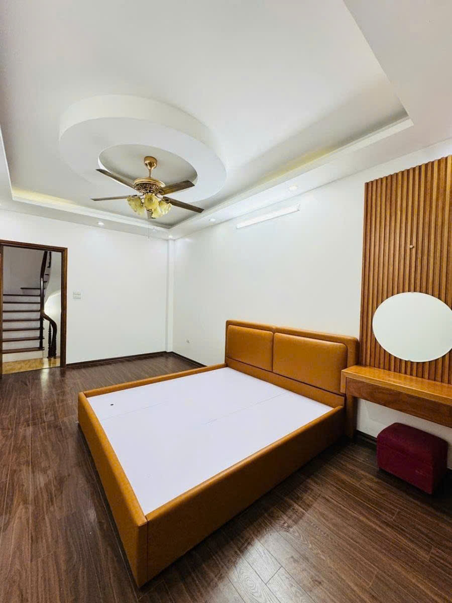 Nhà riêng Cầu Giấy 33m² giá 11.9 tỷ - Vị trí siêu VIP ô tô thông