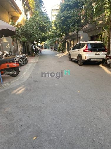 Nhà riêng cho thuê tại Phố Ngụy Như Kon Tum, 60m² giá 28 triệu - Kinh doanh tuyệt vời!