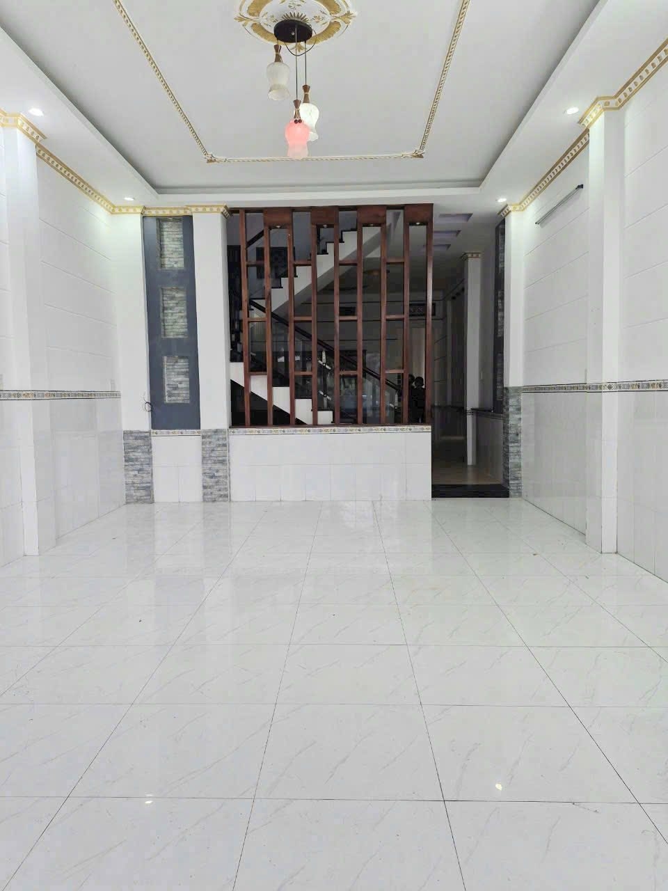 Nhà mặt tiền đường Bùi Quang Trinh, Phú An, Cần Thơ 300m² chỉ 10 triệu - Thiết kế hiện đại!