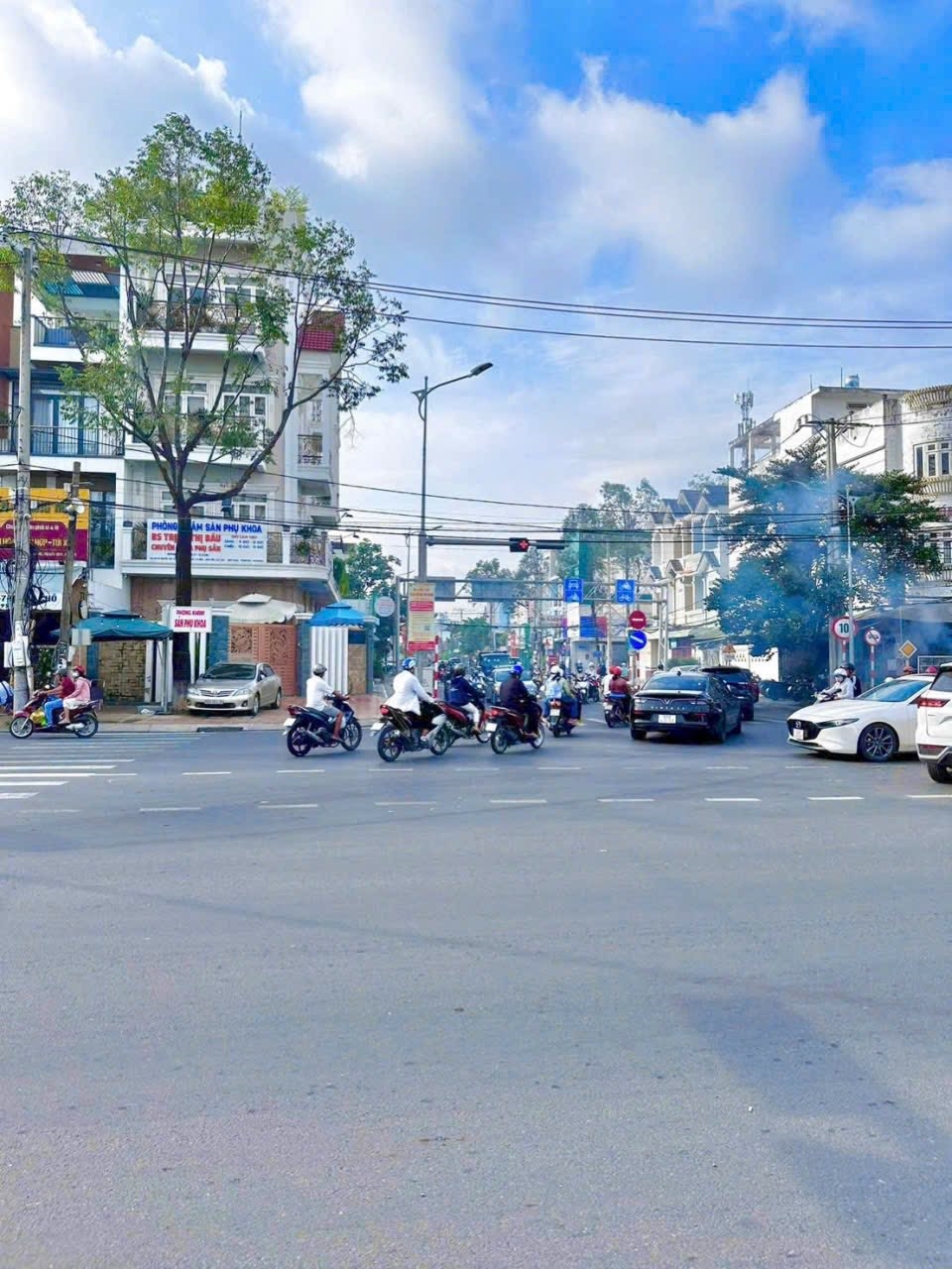 Cho thuê mặt bằng 200m² mặt tiền Nguyễn Văn Cừ - Giá 30 triệu/tháng, thích hợp làm văn phòng!