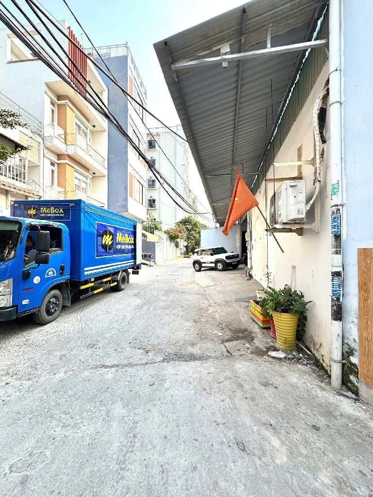 Nhà cấp 4 mặt tiền đường 803 Huỳnh Tấn Phát, Quận 7 - Tiềm năng kinh doanh lớn!