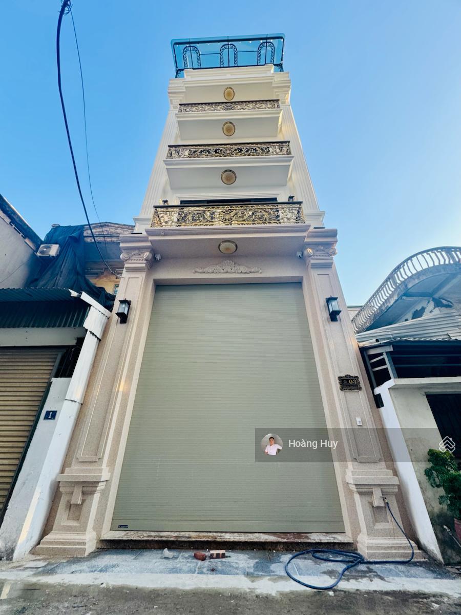 Nhà phố ngõ 80 Trung Kính, 75m² giá 42,5 tỷ - Thiết kế văn phòng, ô tô tránh nhau