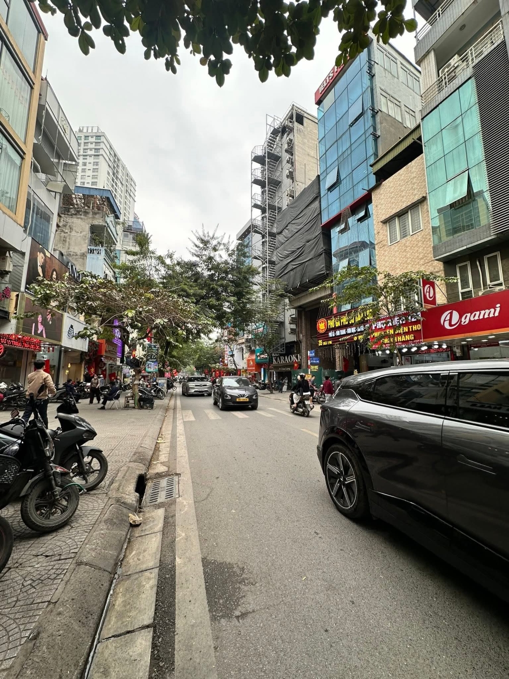 Bán mặt phố Chùa Láng, Đống Đa 68m² giá 55 tỷ - Siêu phẩm kinh doanh sầm uất!