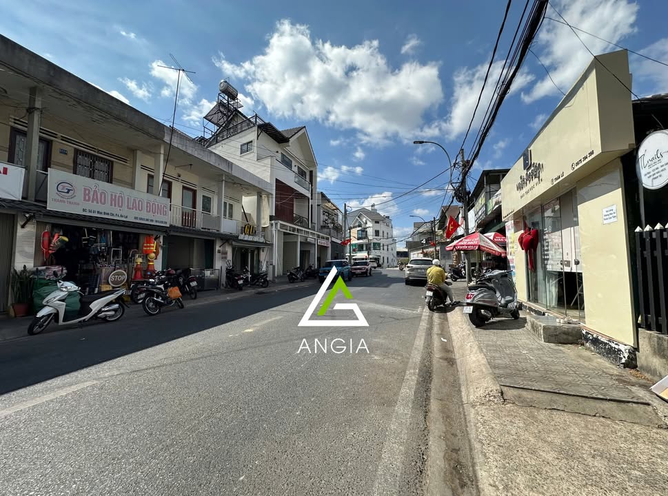 Nhà mặt tiền Mạc Đỉnh Chi, Đà Lạt 105m² giá 17 tỷ - Vị trí kinh doanh đắc địa!