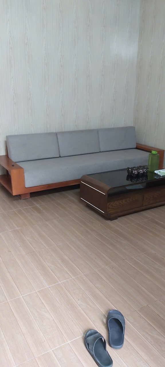 Nhà cấp 4 cho thuê tại ngõ phố Tân Kim, 60m² giá 3.5 triệu - Sạch đẹp, đầy đủ nội thất!