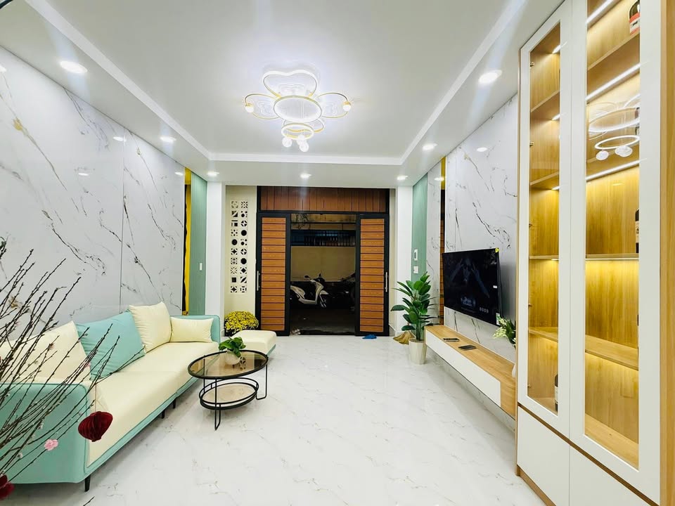 Nhà riêng Phú Nhuận 60m² giá 9 tỷ - Đẹp và hoàn công ngay!