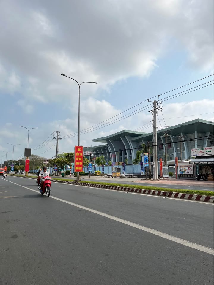 Bán đất Phường Long Châu, Vĩnh Long 176,2m² - Đất 2 mặt tiền giá tốt!