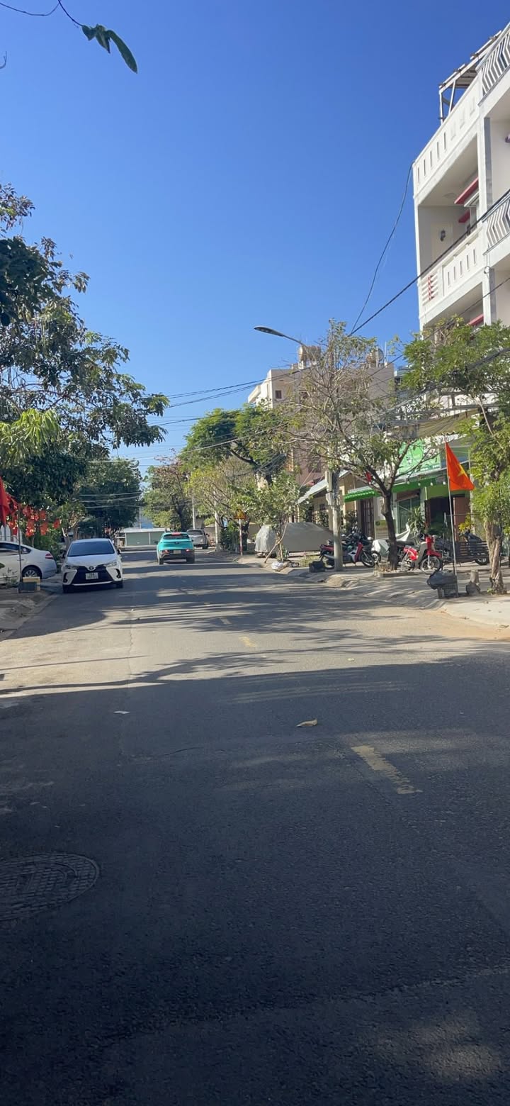 Nhà mặt tiền Nguyễn Chí Thanh, Tuy Hòa 165m² - Kinh doanh sinh lời ngay!