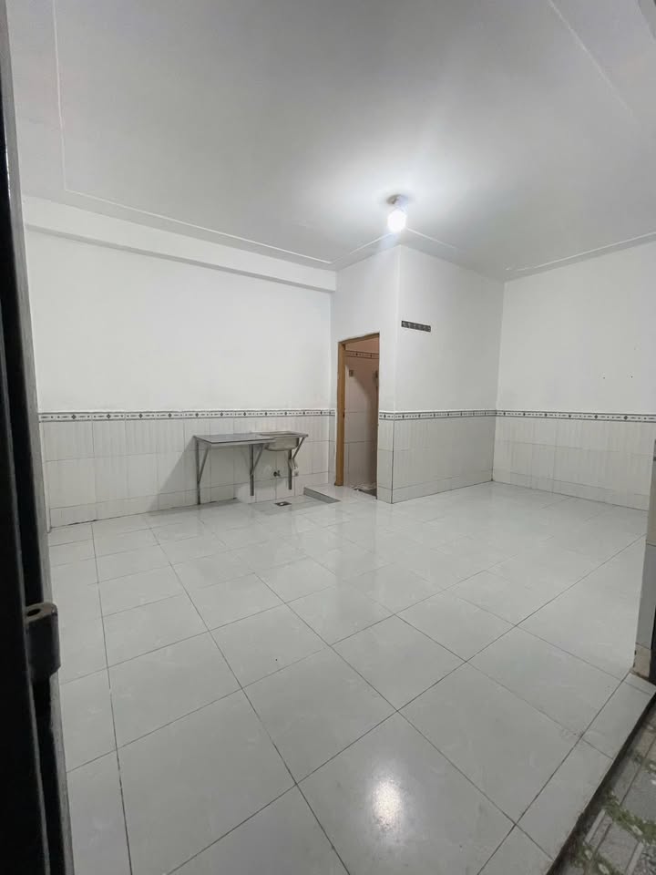 Phòng trọ 18m² tại Đường Trần Vĩnh Kiết, Cần Thơ chỉ 2 triệu - Sẵn máy lạnh và tiện ích đầy đủ!