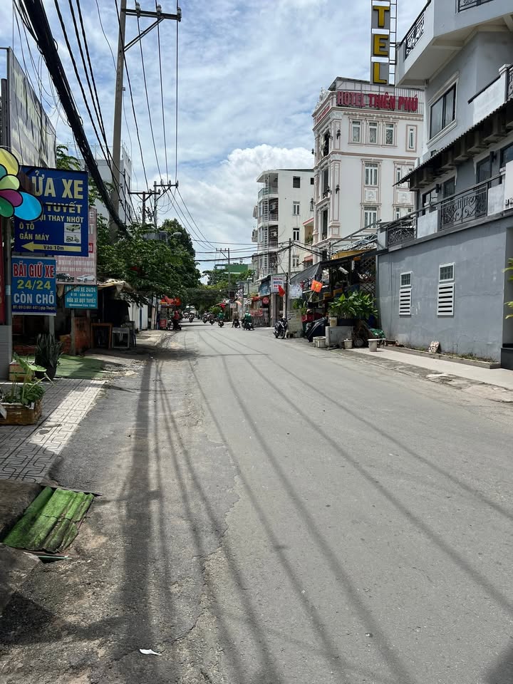 Nhà mặt tiền Đường Nguyễn Tuyển, Quận 2, 103m² giá 13 tỷ - Cơ hội đầu tư hiếm có!