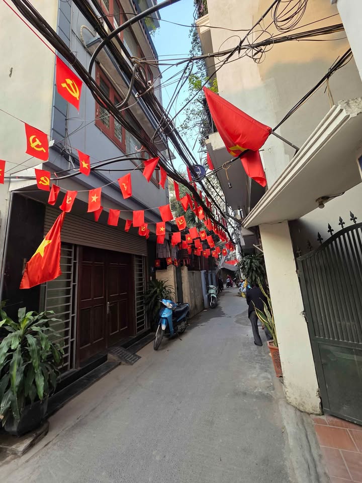 Nhà Đẹp Xuân La, Tây Hồ 60m² giá 18 tỷ - Sổ đỏ chính chủ!