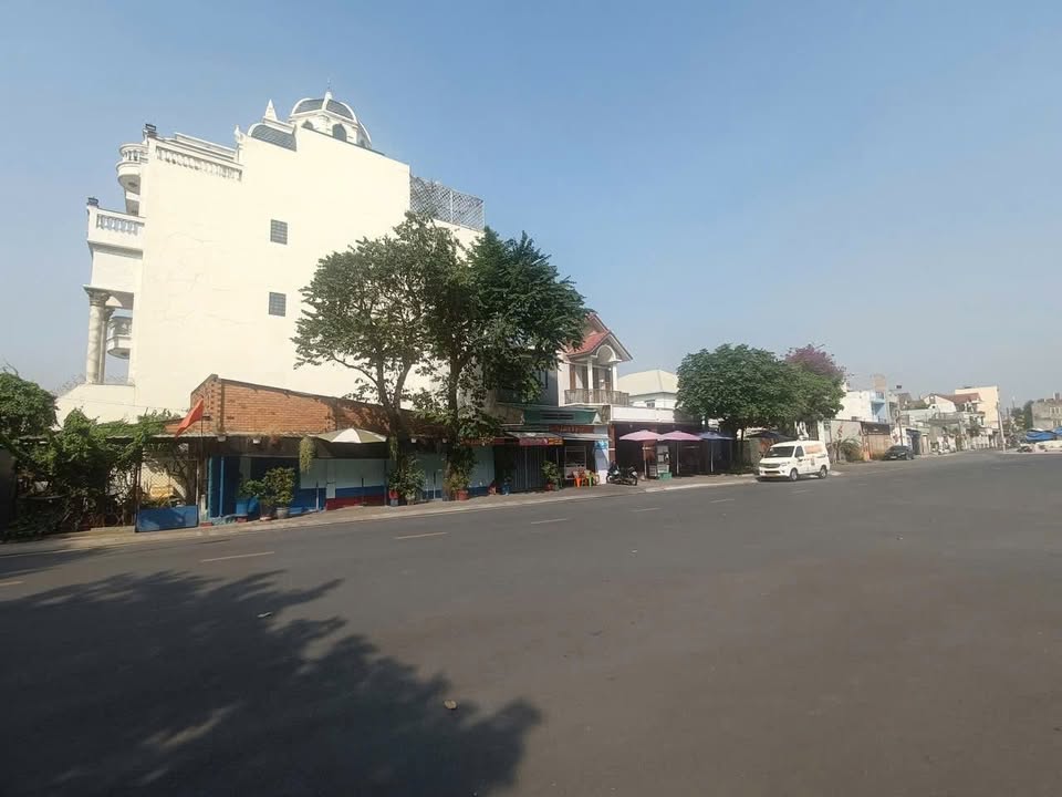 Đất nền mặt tiền đường Đông Minh, Phường Đông Hòa, 160m² giá 8 tỷ - Đầu tư sinh lời ngay!