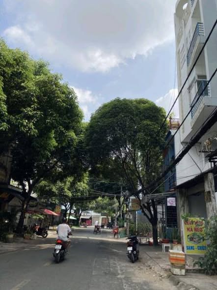 Nhà mặt tiền kinh doanh 5 tầng đường Dương Văn Dương, 52m² giá 9.7 tỷ - Cơ hội đầu tư hiếm có!