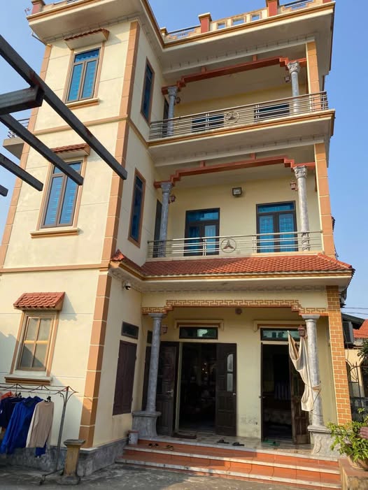 Nhà 3 tầng tại Đông Hưng, Thái Bình 164m² giá 1 tỷ - Thiết kế đẹp lung linh!