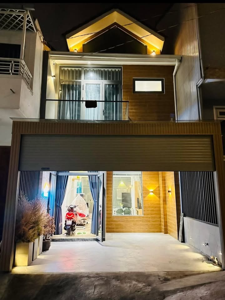 Nhà mới đẹp Phường 4, Đà Lạt 64m² giá 6.1 tỷ - View đêm cực chất!