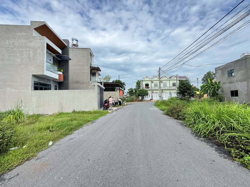 Đất thổ cư mặt tiền Dx 070, Thủ Dầu Một 100m² giá chỉ 2.5 tỷ - Cơ hội đầu tư tuyệt vời!