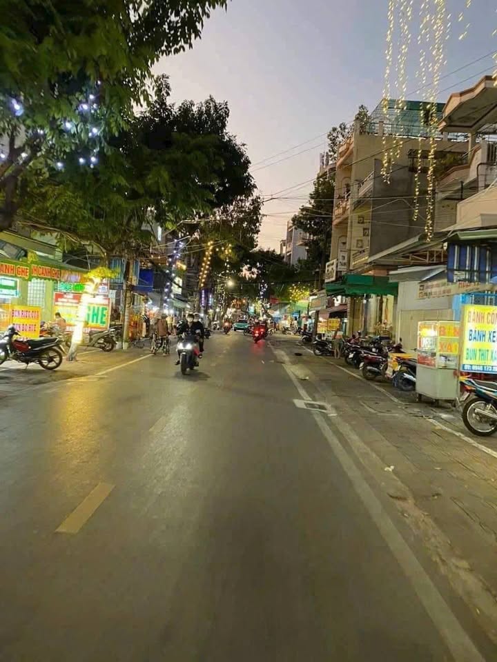 Bán gấp nhà góc 2 mặt tiền Đề Thám & Trương Định, 96.6m² giá 22 tỷ - Đầu tư sinh lời ngay!