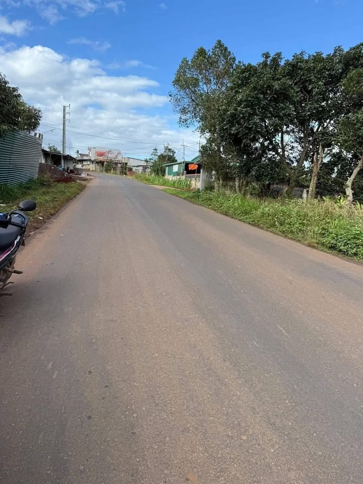 Đất nền xã Ea Trang, huyện M'Đrắk, 400m² giá 2.8 tỷ - Đường nhựa chính, gần chợ