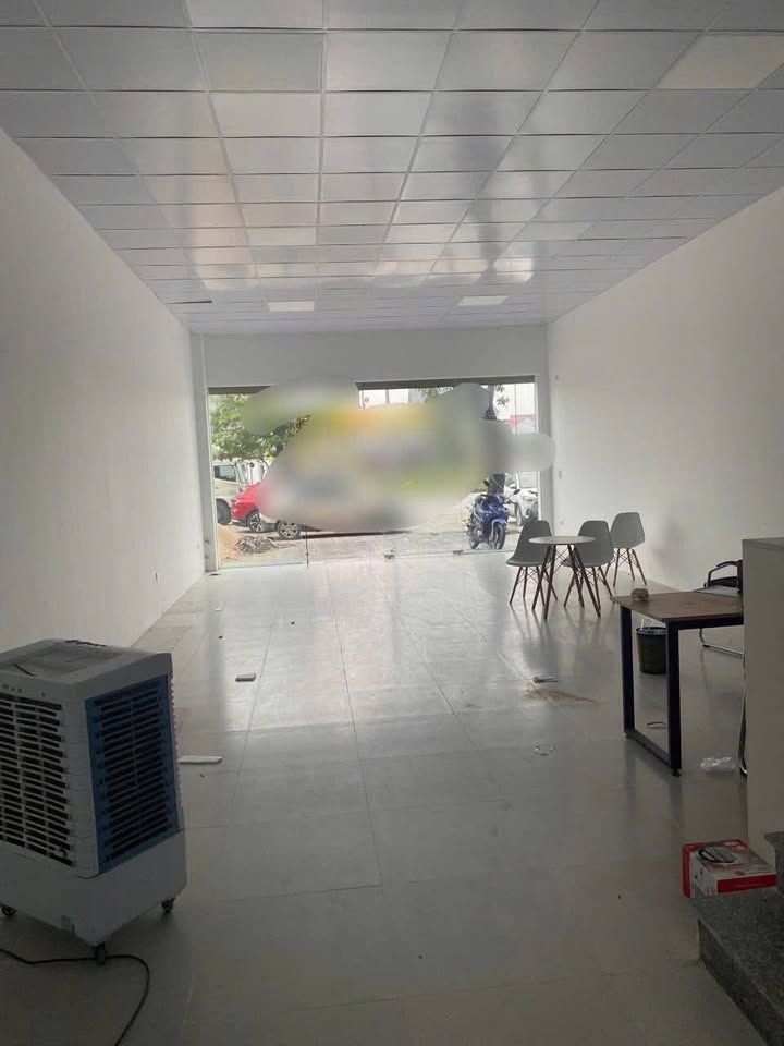 Cho thuê nhà 4,5 tầng đường 72m tại Thị Xã Hoàng Mai - Diện tích 100m² - Phù hợp làm văn phòng và kinh doanh