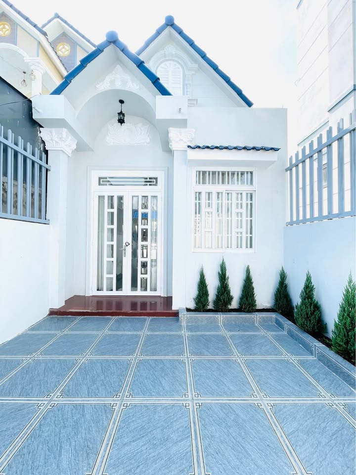 Nhà mặt tiền đường Nguyễn Thị Minh Khai, Rạch Giá 147.5m² - Giá chỉ 2 tỷ thương lượng!