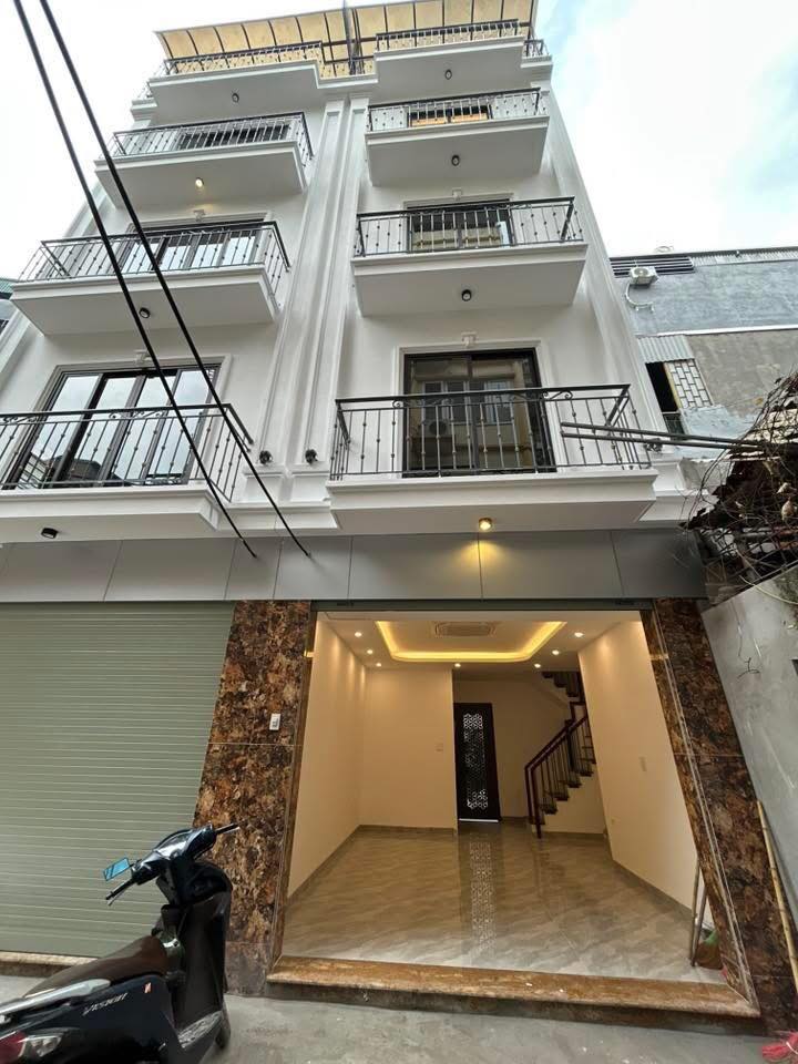 Nhà mới phố Hoàng Hoa Thám, 36m² giá 10.5 tỷ - Ô tô vào tận nhà!