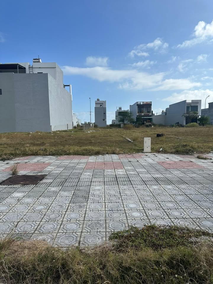 Nhà phố Tuy Hòa 100m² giá 2.63 tỷ - Lô đẹp, đầu tư sinh lời!