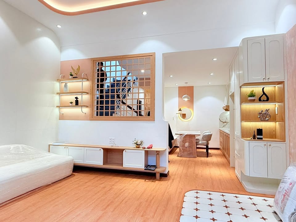 Nhà 3 tầng Đường 3/2, Quận Hải Châu, 42m² - Full nội thất, cho thuê Homestay!