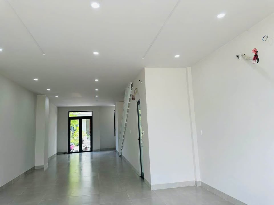 Shophouse Ecogaden Huế 100m² giá 13 triệu - Nhà mới hoàn thiện, trống suốt!