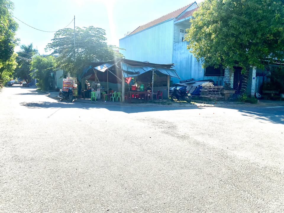 FrontHouse tại Thị Trấn Hà Lam 180m² giá 3 tỷ - Lô góc 2 mặt tiền cực hiếm!