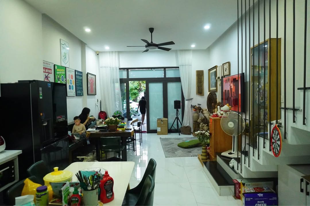 Nhà 2 tầng đẹp KĐT Nam Việt Á 90m² giá 10 tỷ - Vị trí lý tưởng sống