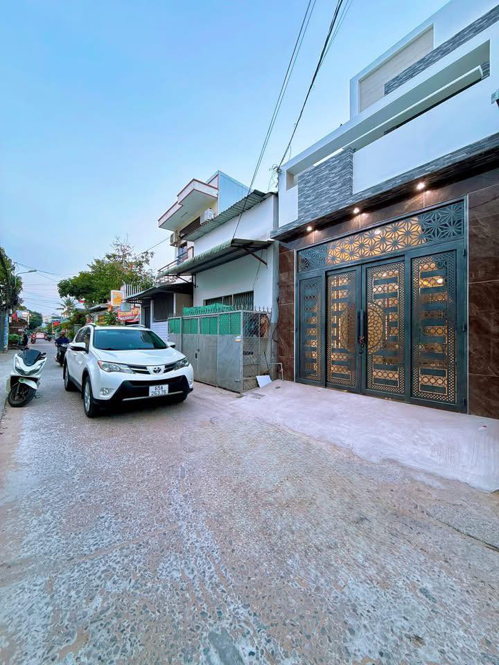 Nhà 1 trệt 1 lầu hẻm 483 Đường 30 tháng 4, 56m² giá 3.68 tỷ - Tiện kinh doanh ngay!